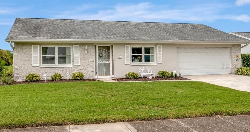 Great curb appeal for this newly listed home at 1704 Caledonia Ct. in Palm Harbor