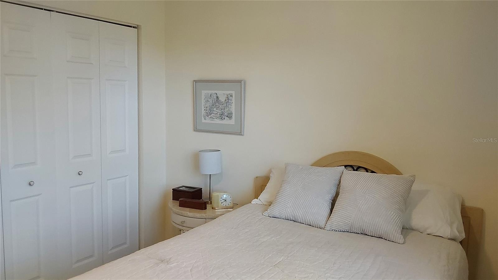 2nd bedroom opposite view