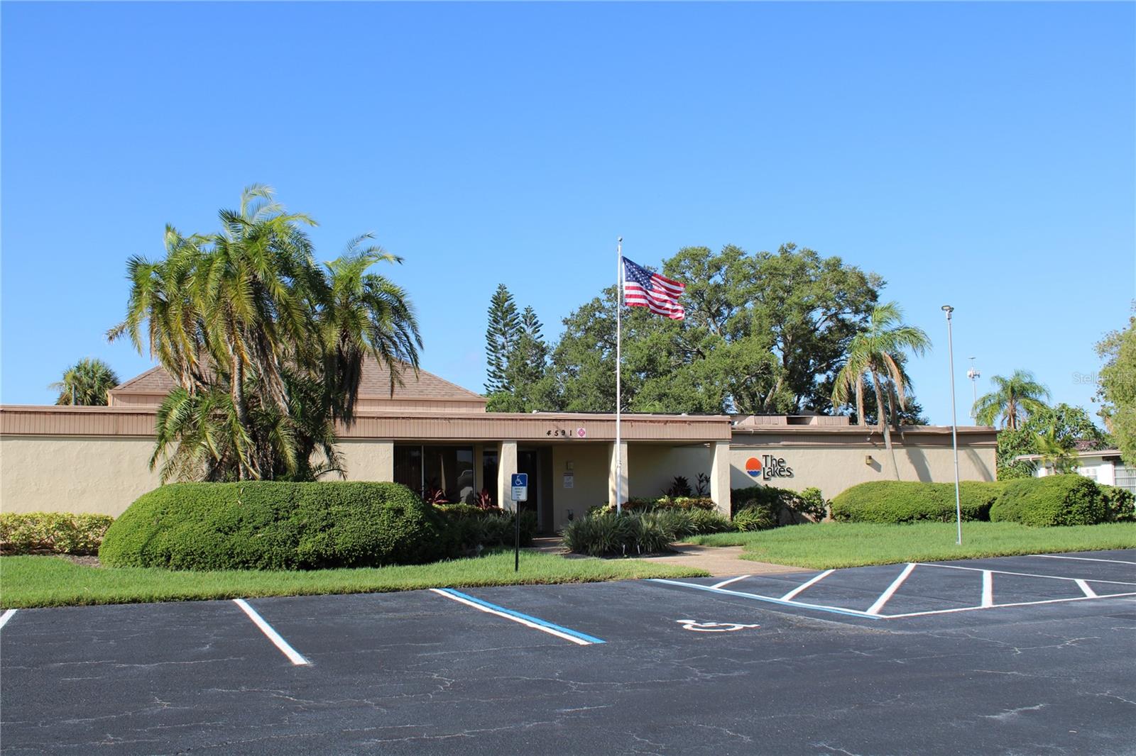 The Lakes Clubhouse