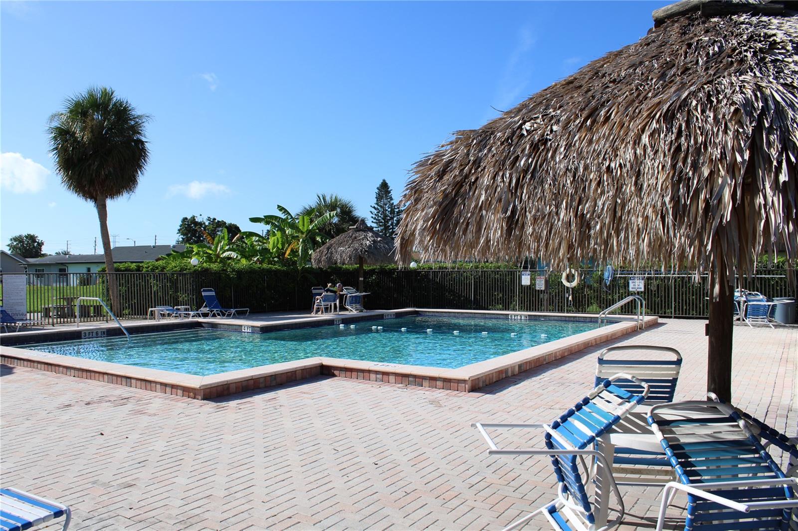 The Lakes pool has nice Tiki huts for shade