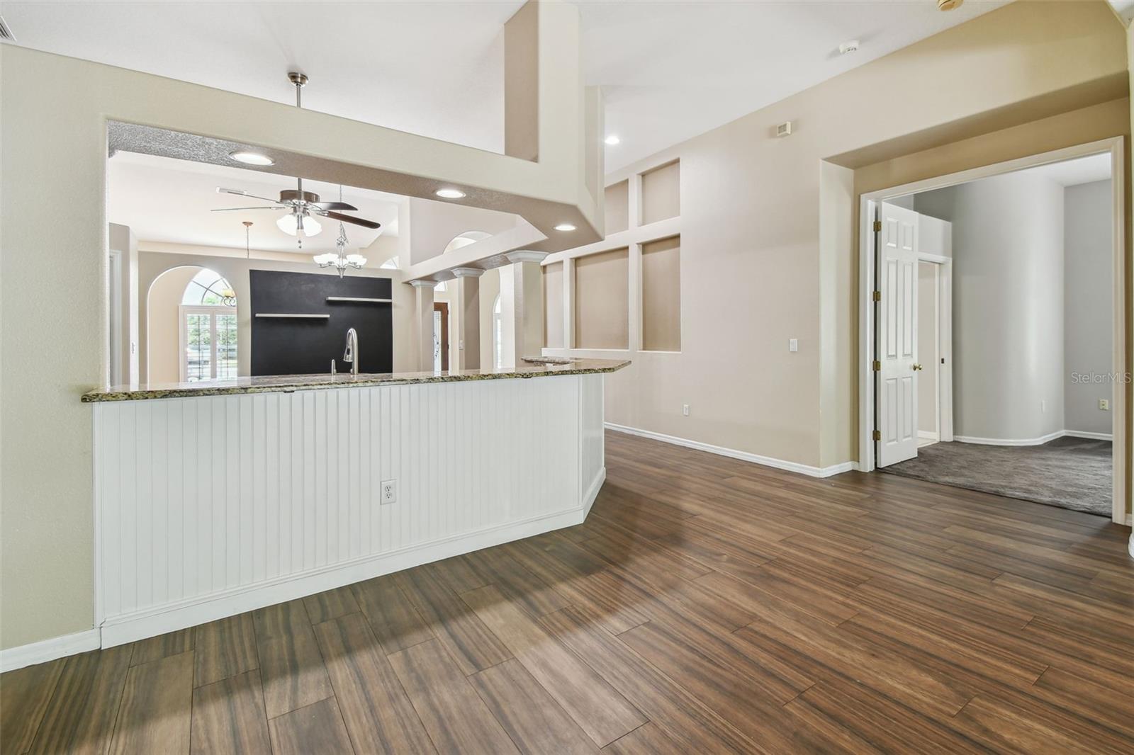 Kitchen Breakfast Bar