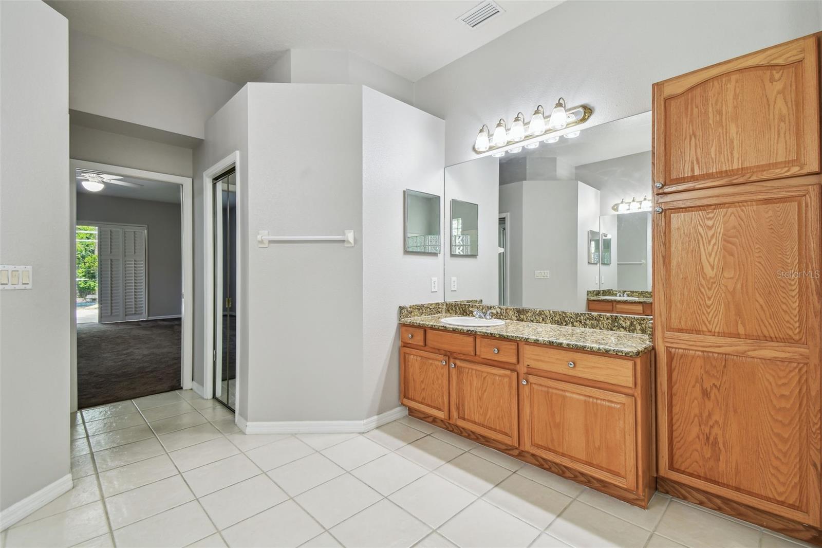Primary Bathroom w/Walk-in Shower, Garden Tub & Double Vanities
