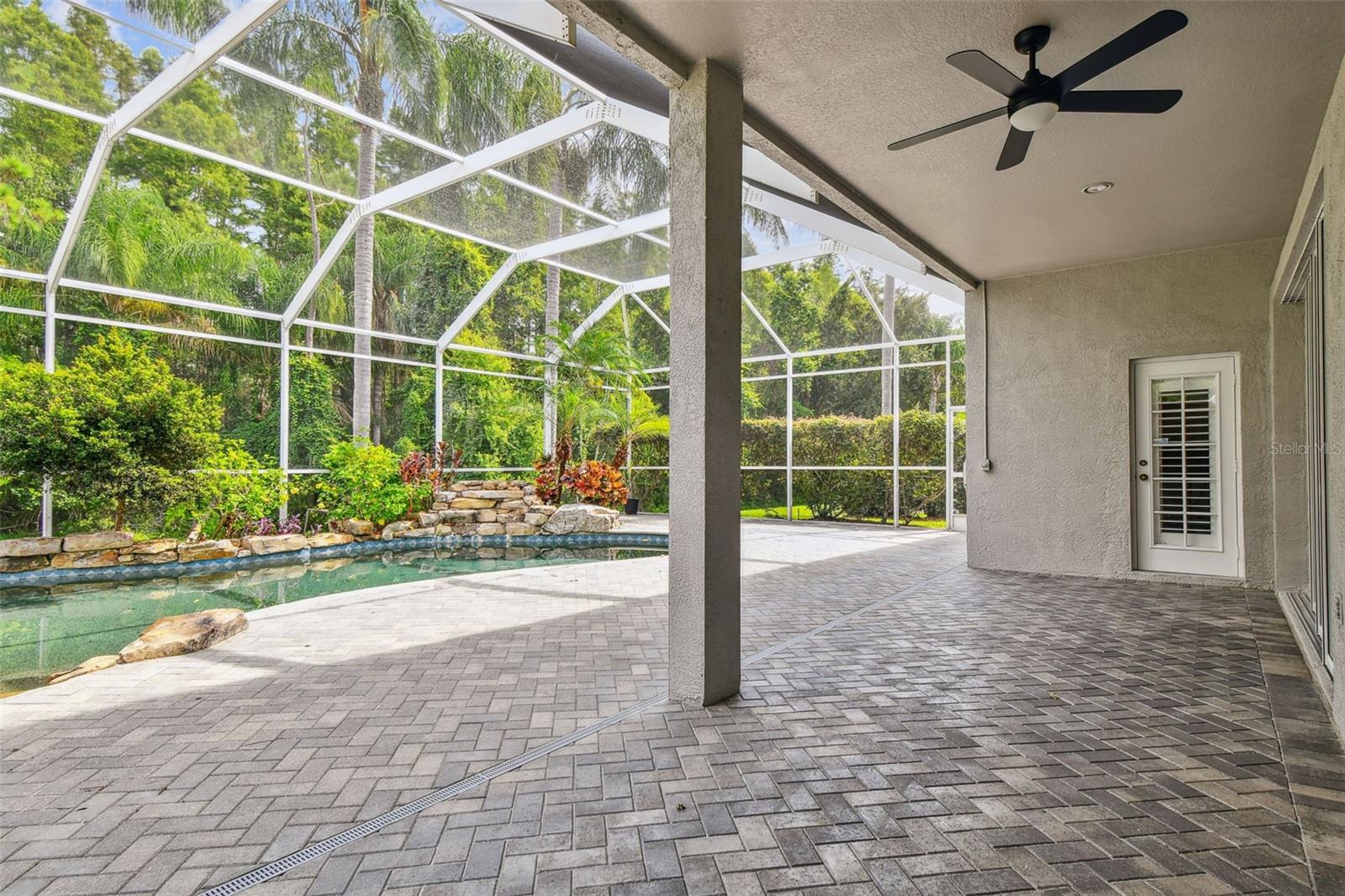 Covered Lanai w/Pool Bath Access
