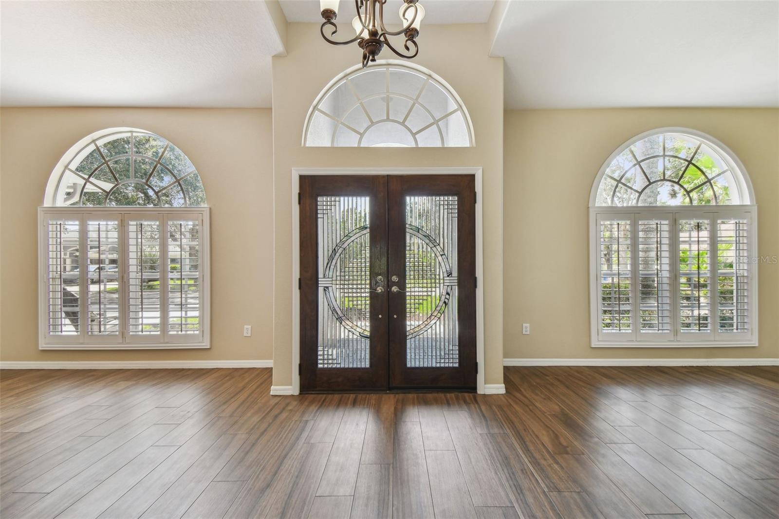 Foyer & Formal Dining/Living Rooms