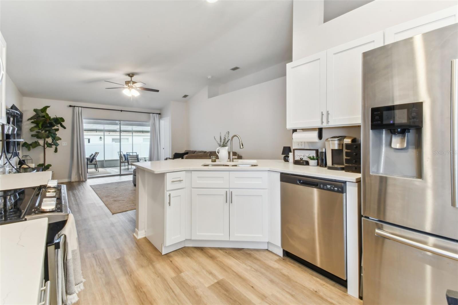 Stainless appliances and quartz countertops