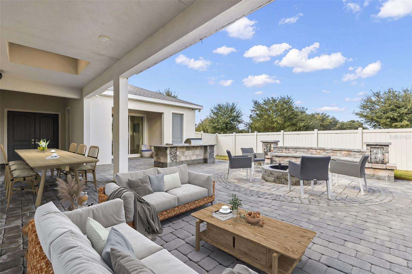 *vitually stagged. Courtyard.