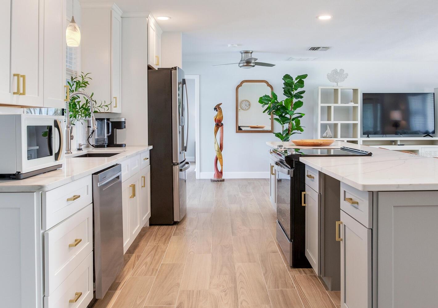 Brand new Kitchen w/all new appliances