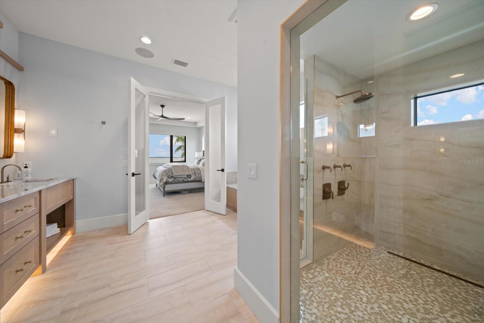 Primary bath area