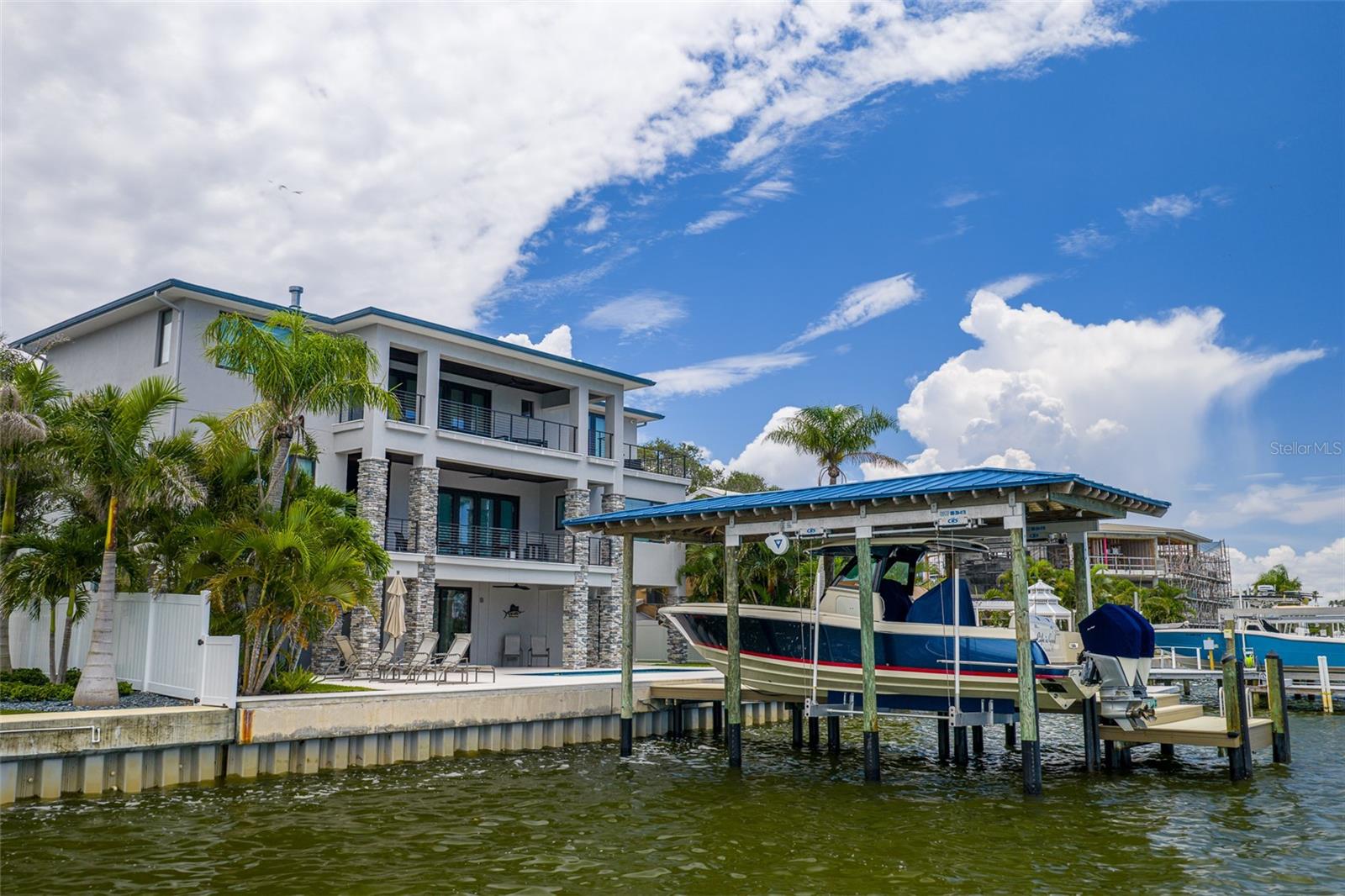 Impressive property - dare to compare!