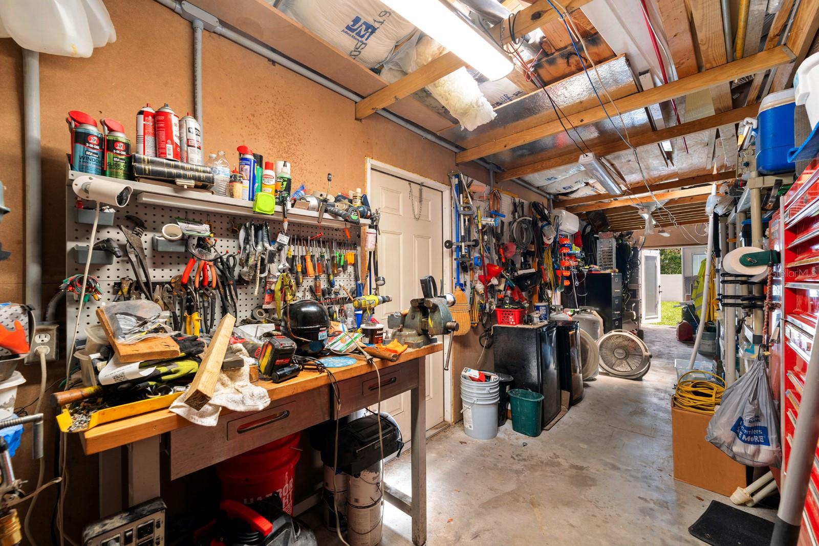 MASSIVE CLIMATE CONTROLLED WORKSHOP