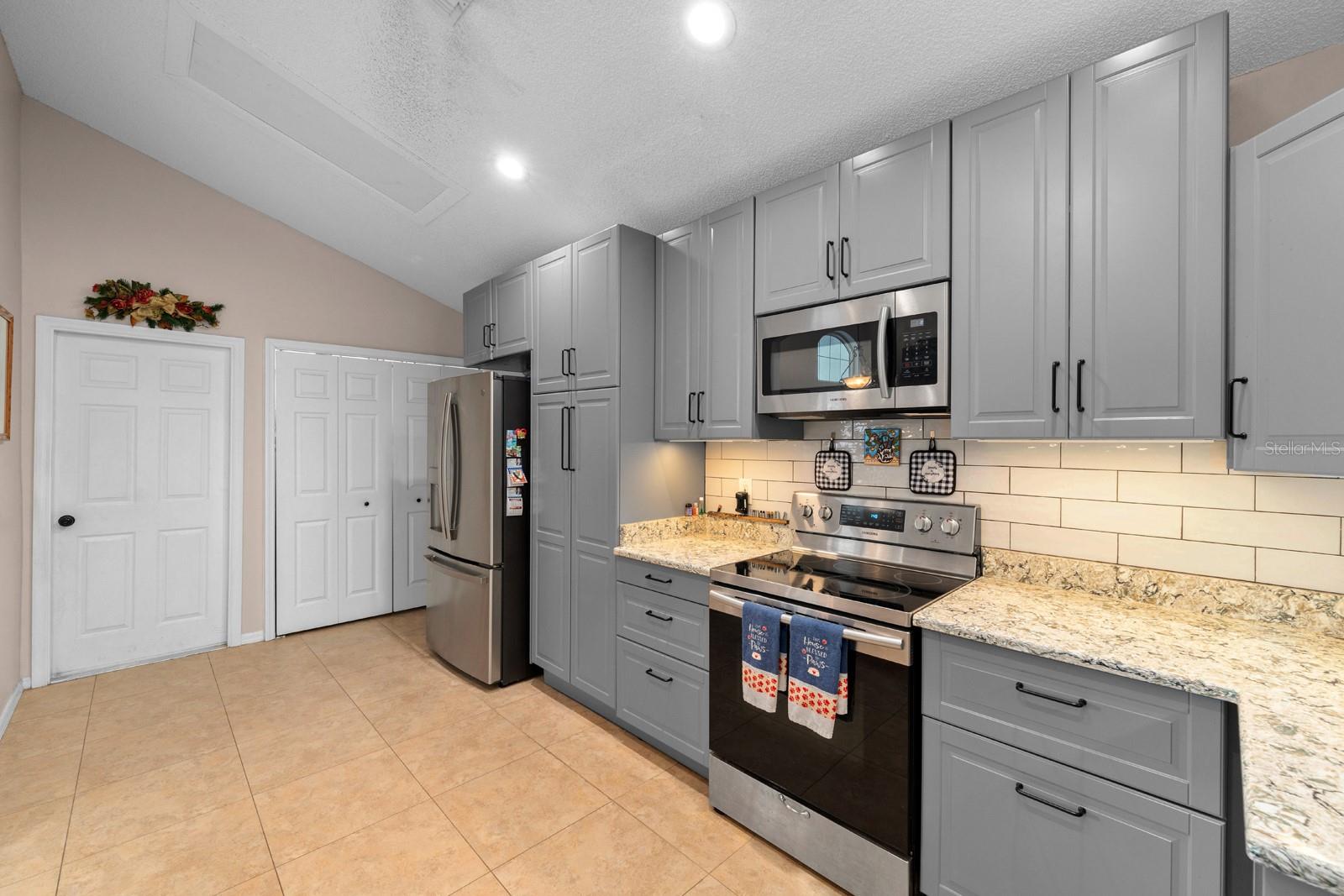 NEW KITCHEN