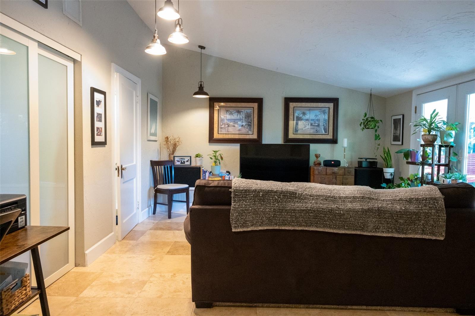master bedroom/ office/ bonus room