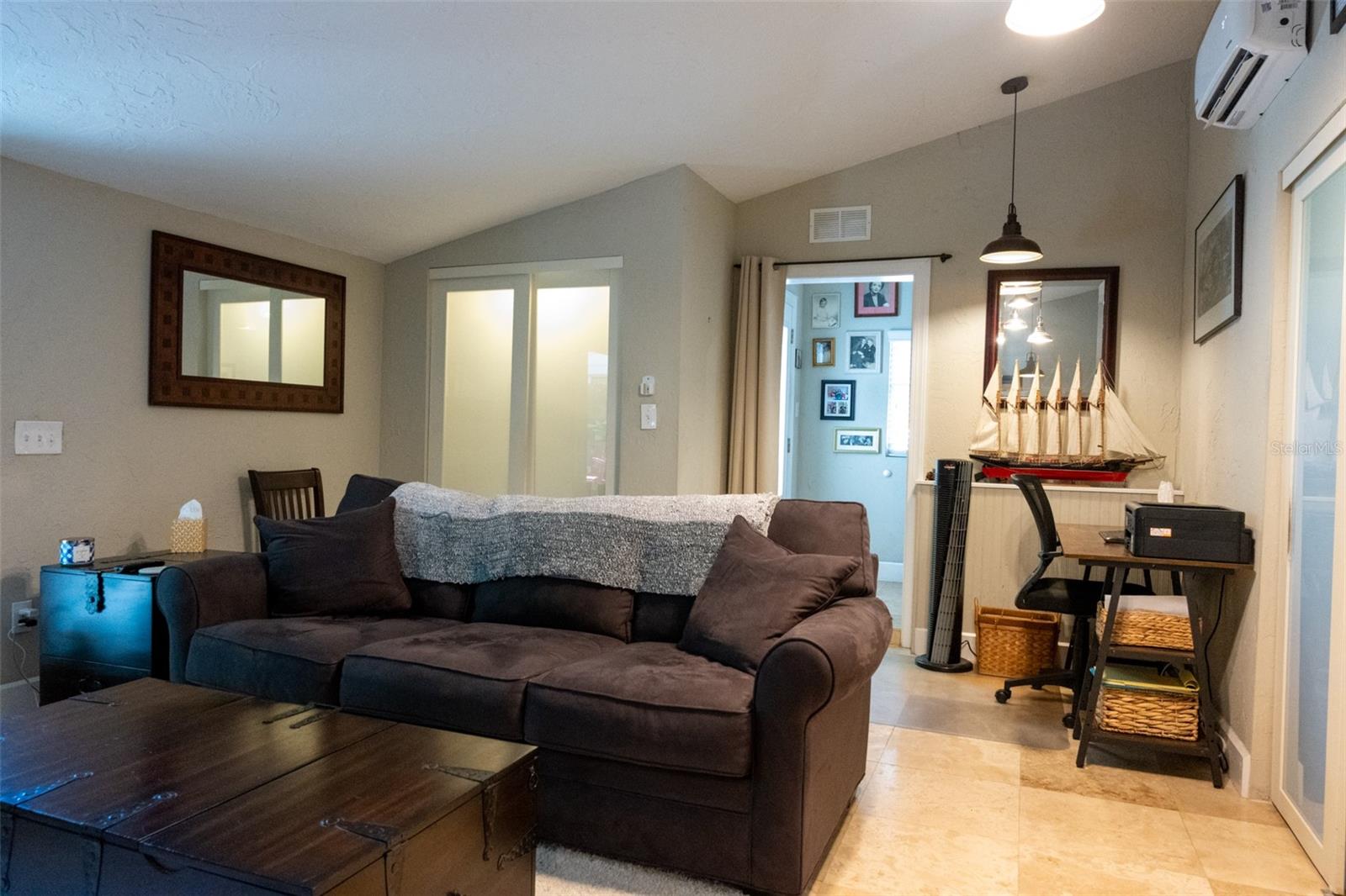 master bedroom/ office/ bonus room