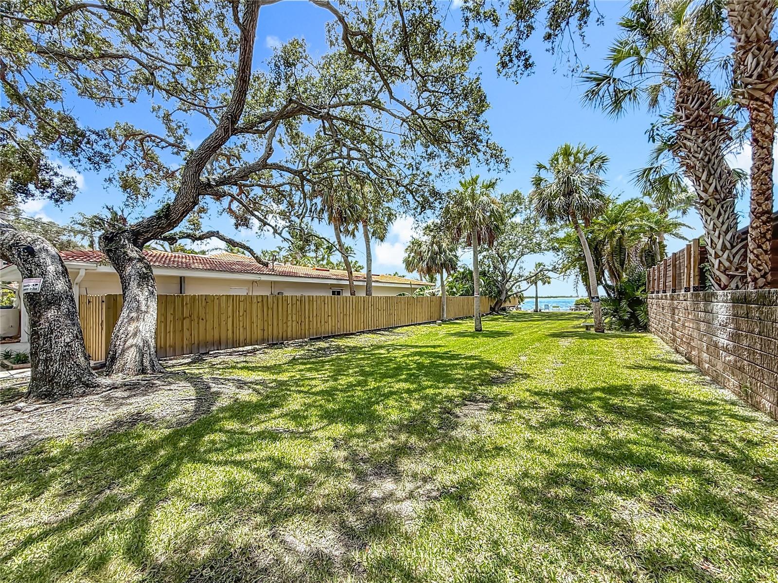Deeded access to Jungle Shores #6 park/beach