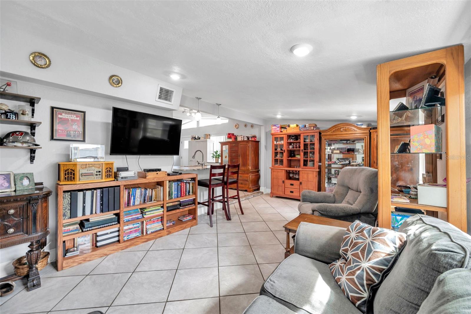 Spacious and Bright