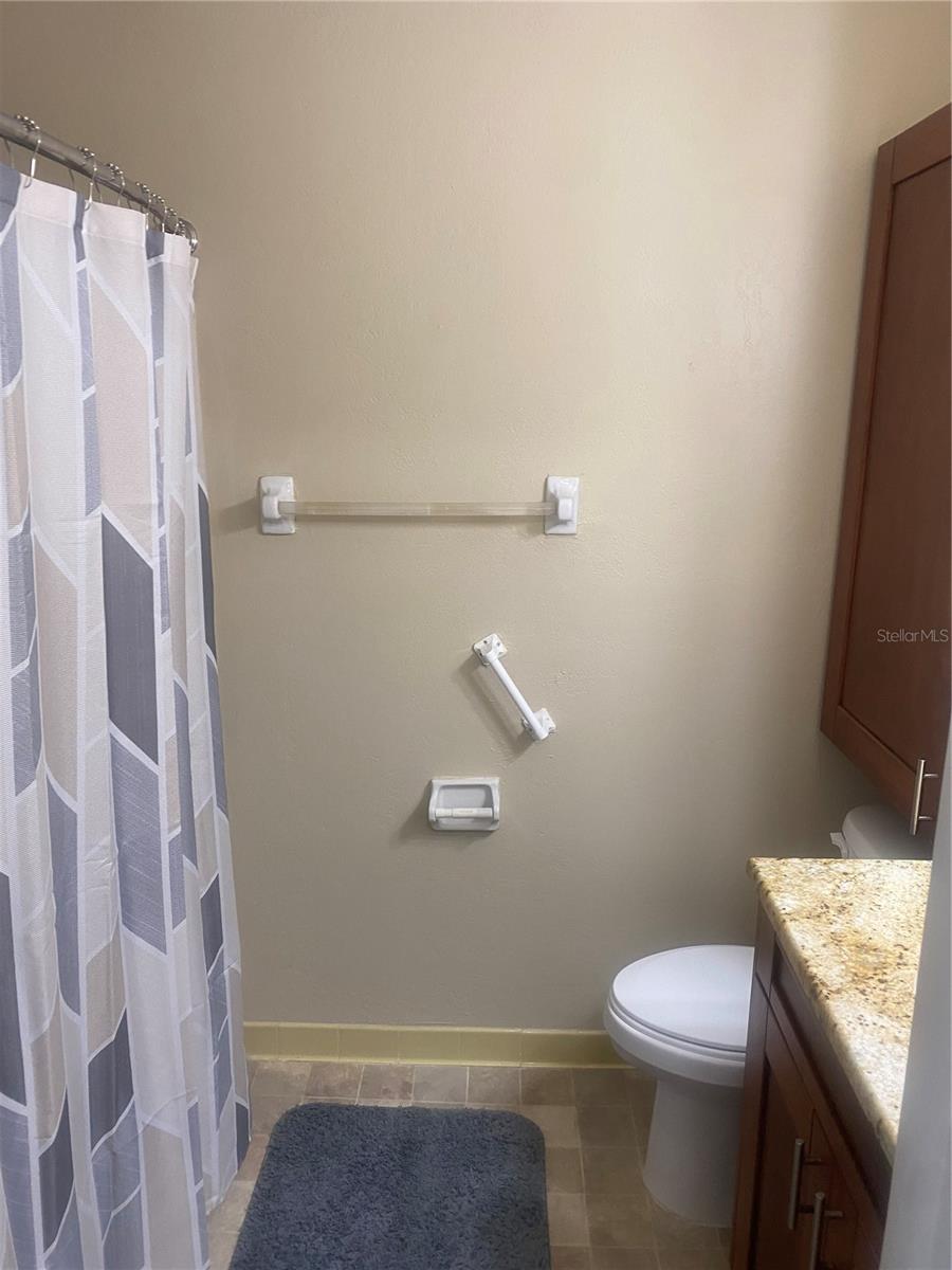 Primary En-suite bath