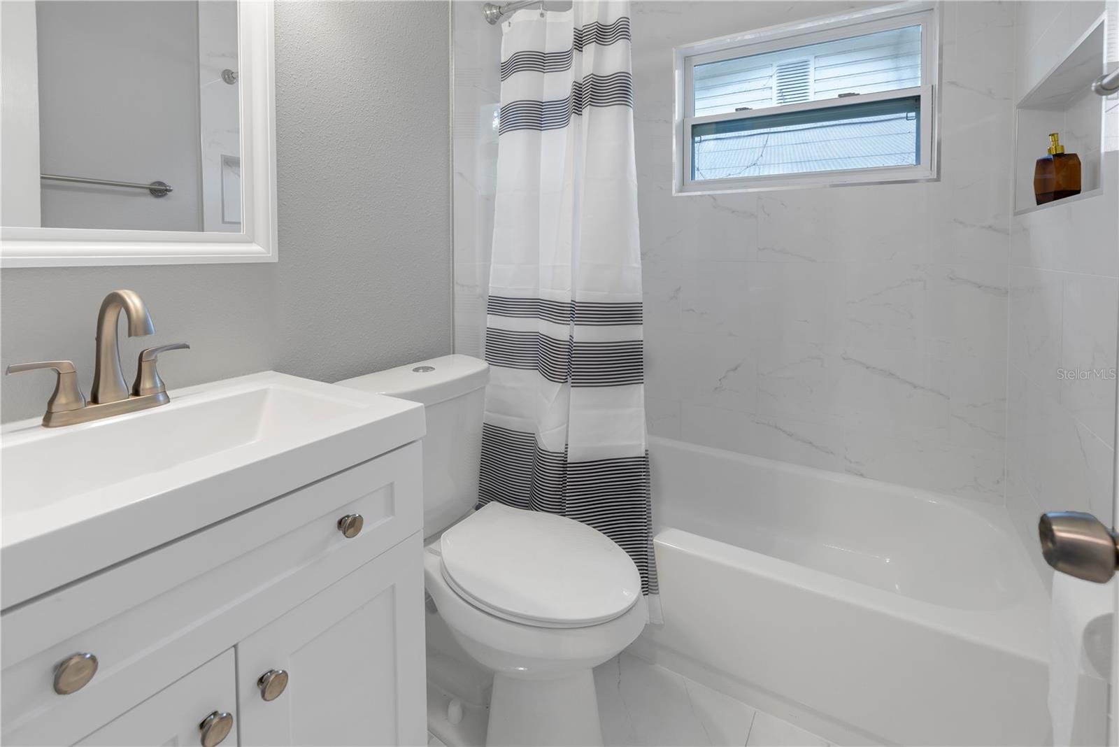 Full Size hall bath