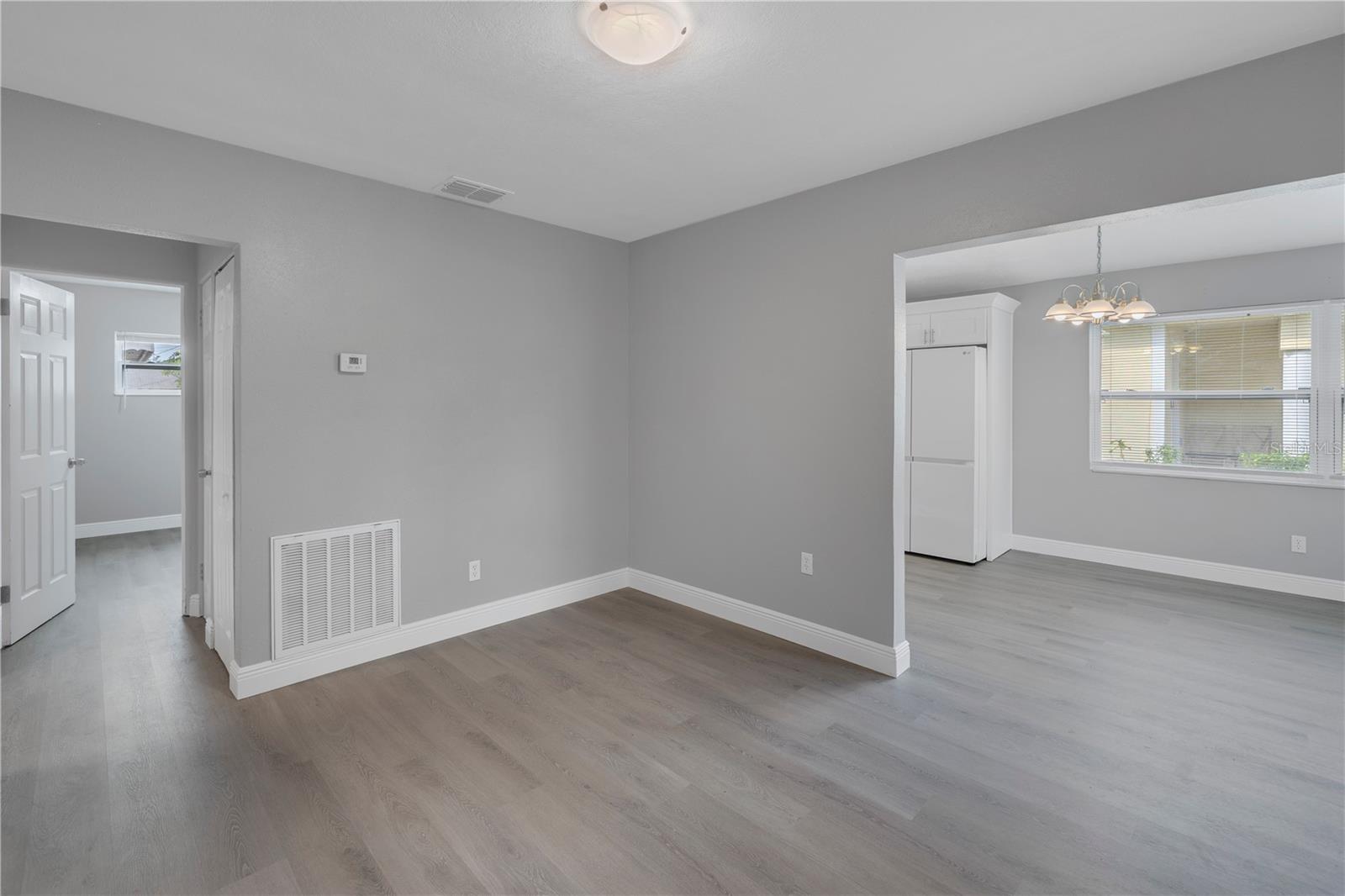 Seamless flooring
