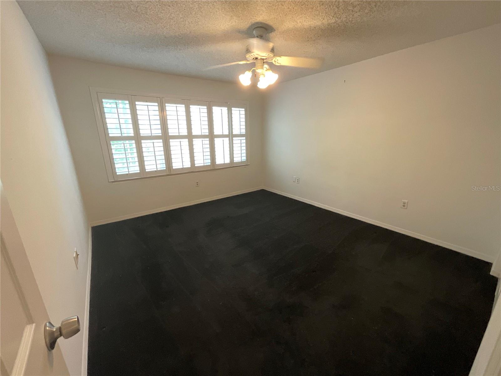 Very large 2nd bed, top floor
