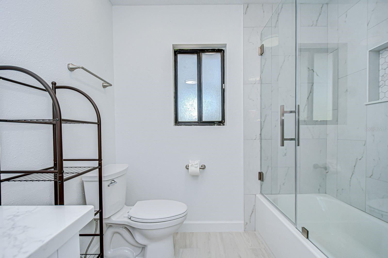 Upstairs Full Bathroom with Shower/Tub