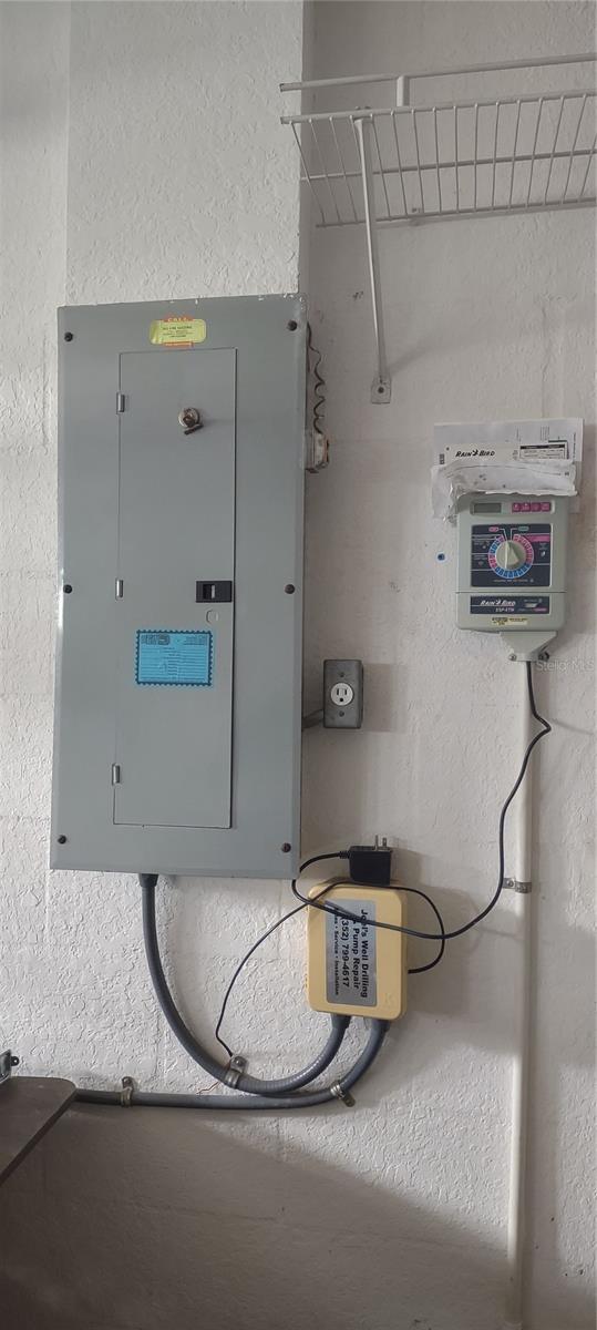 TB8408549
