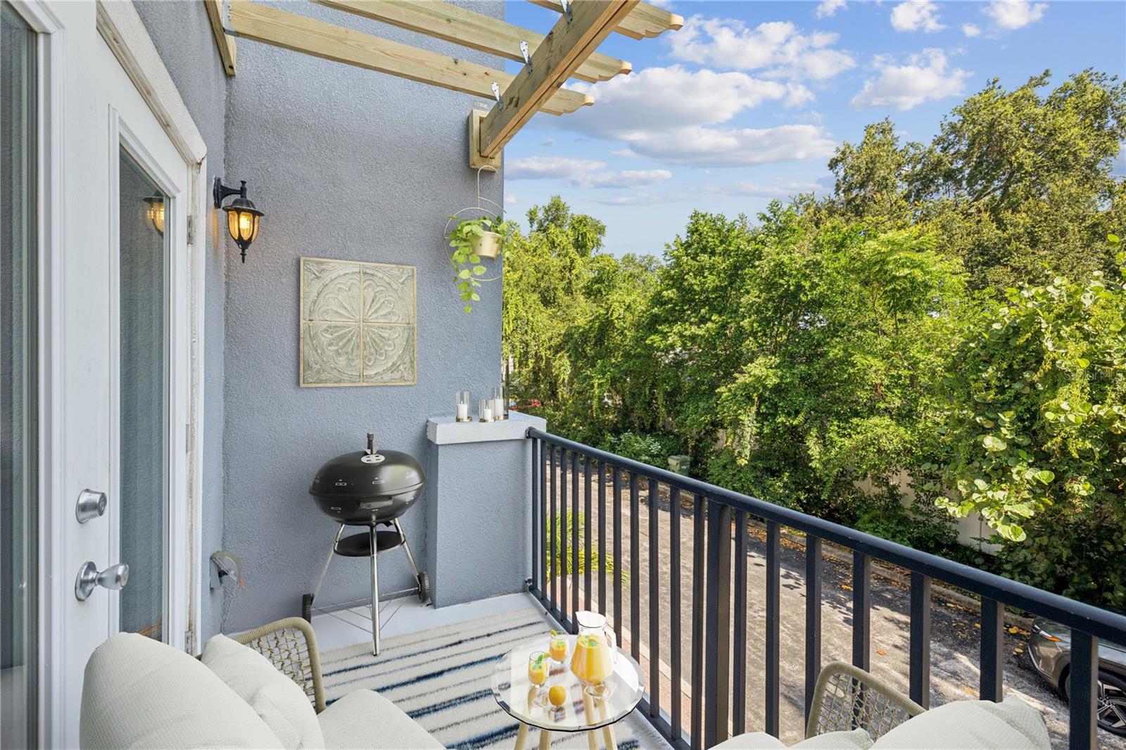 2nd Level Outdoor Space