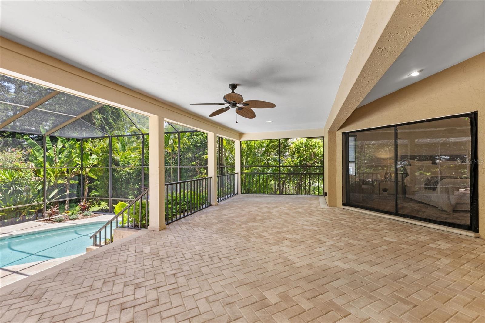 Outdoor Lanai Area