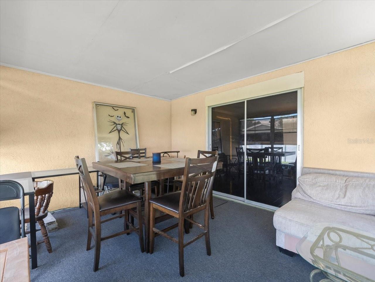 Screened in Lanai