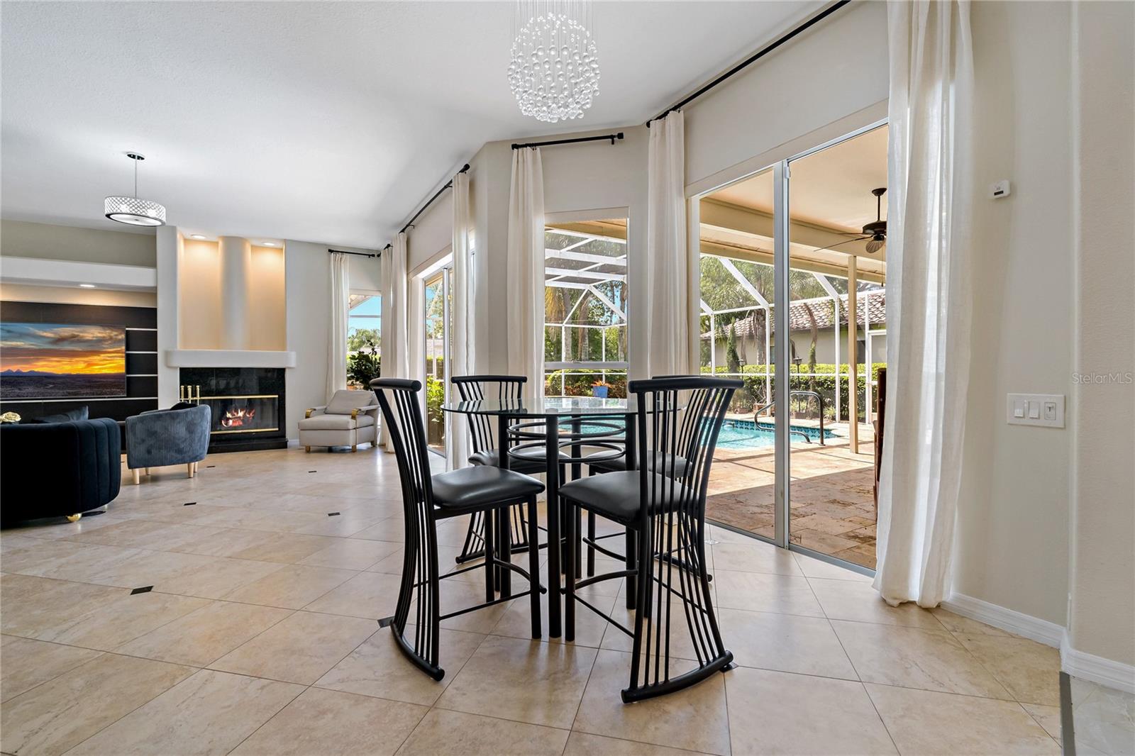Eat-In Kitchen