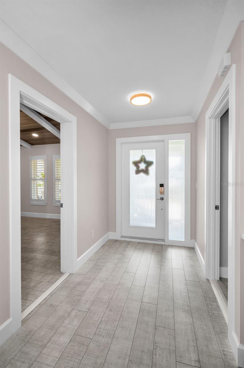Foyer - Inside hallway
