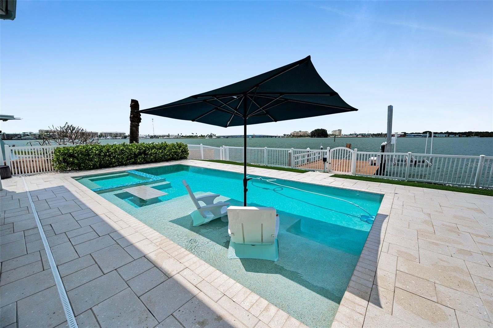 Entertainer’s Dream: Whether it’s cocktails by the cabana or poolside brunches, this space sets the stage for unforgettable gatherings