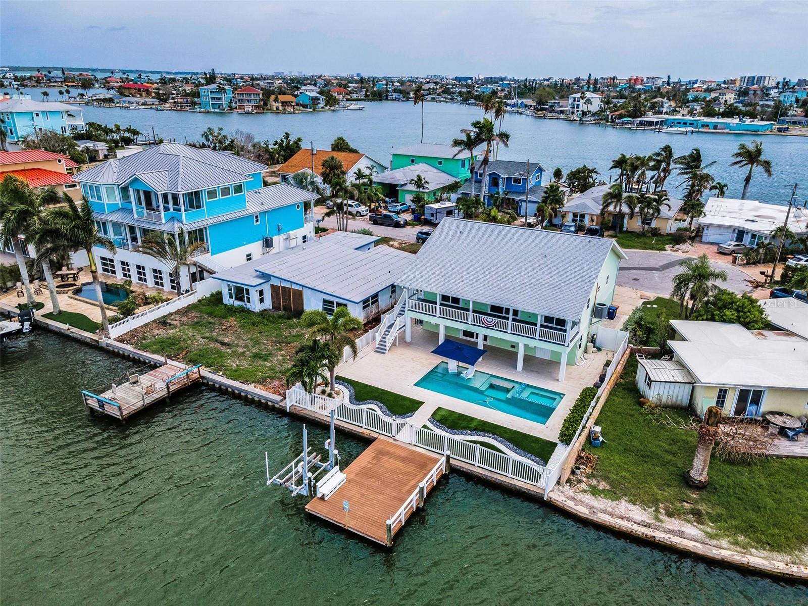 Bird's-Eye Bliss: Where Architecture Meets Aqua Elegance!