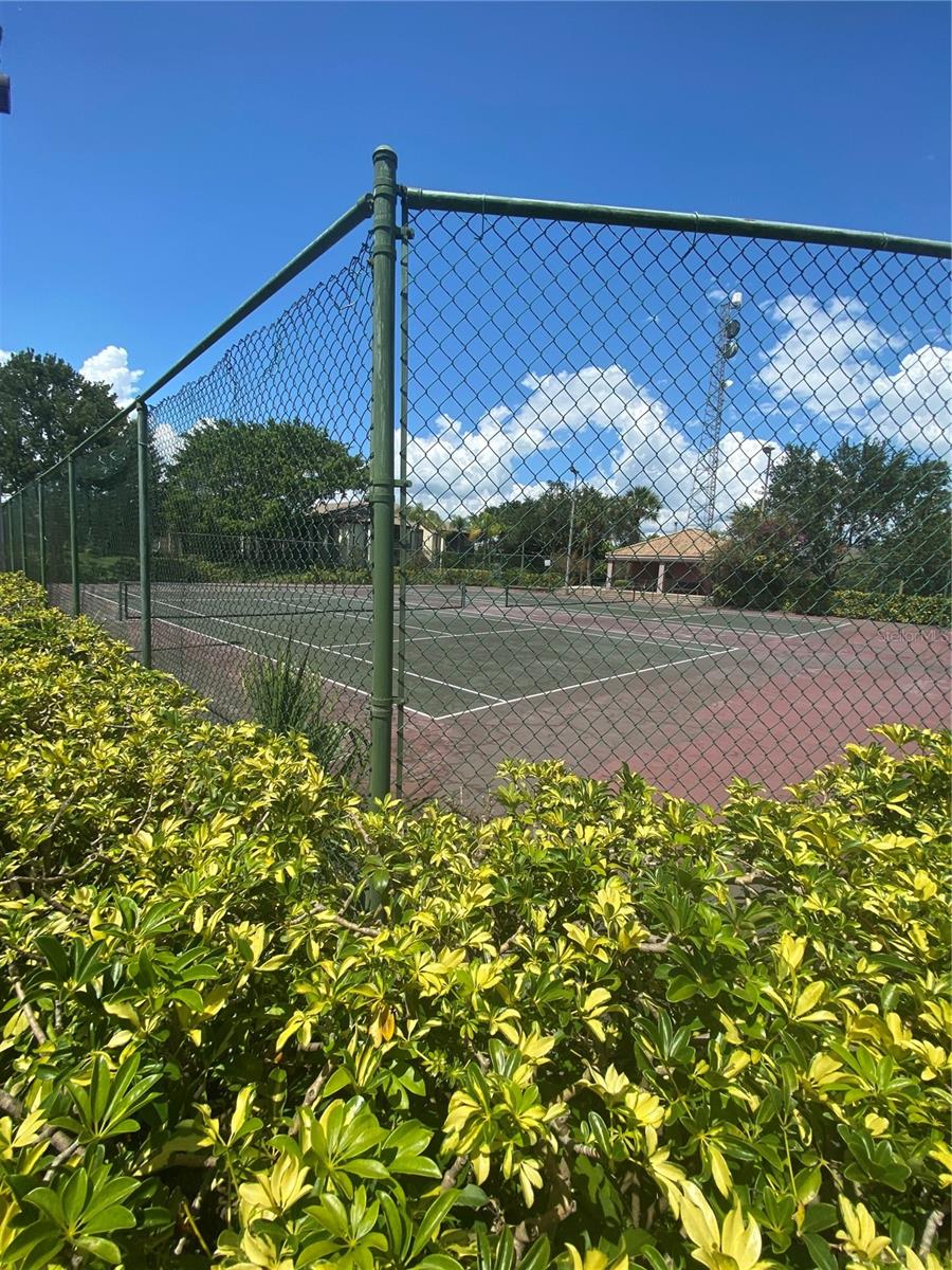 TB8408651