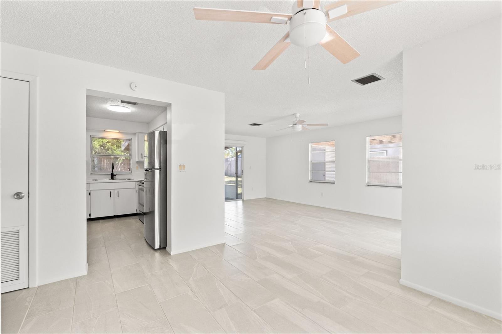 Dining room/living room