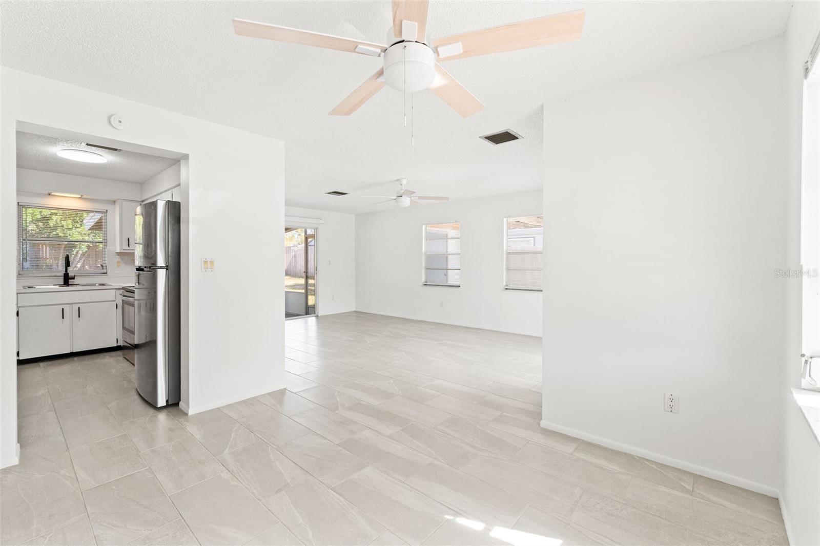 Dining room/living room