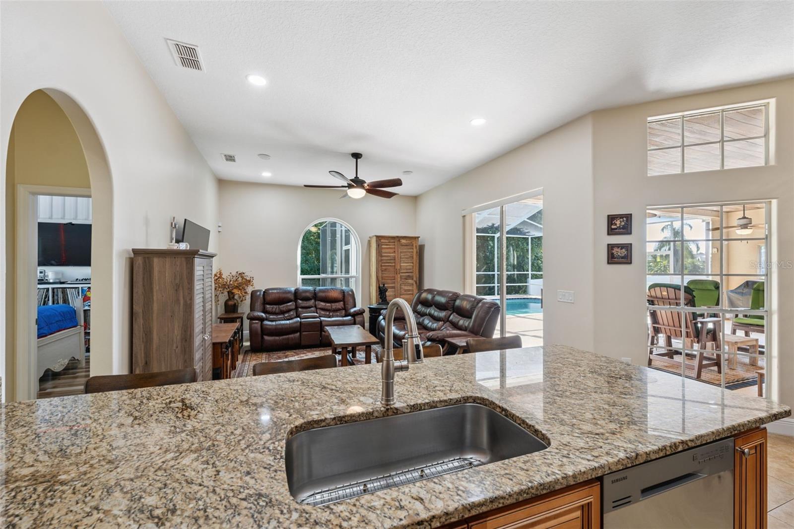 Kitchen/Living Room