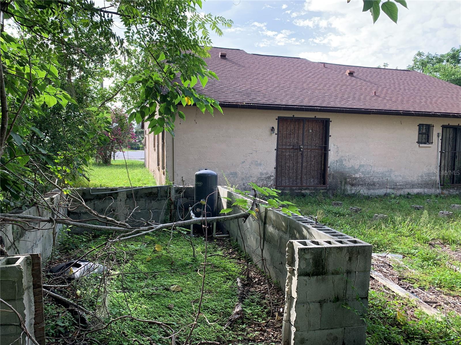 TB8408750