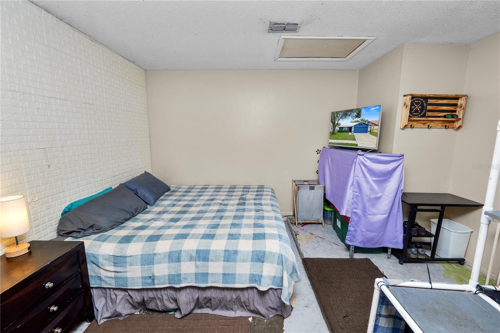 Garage/4th bedroom