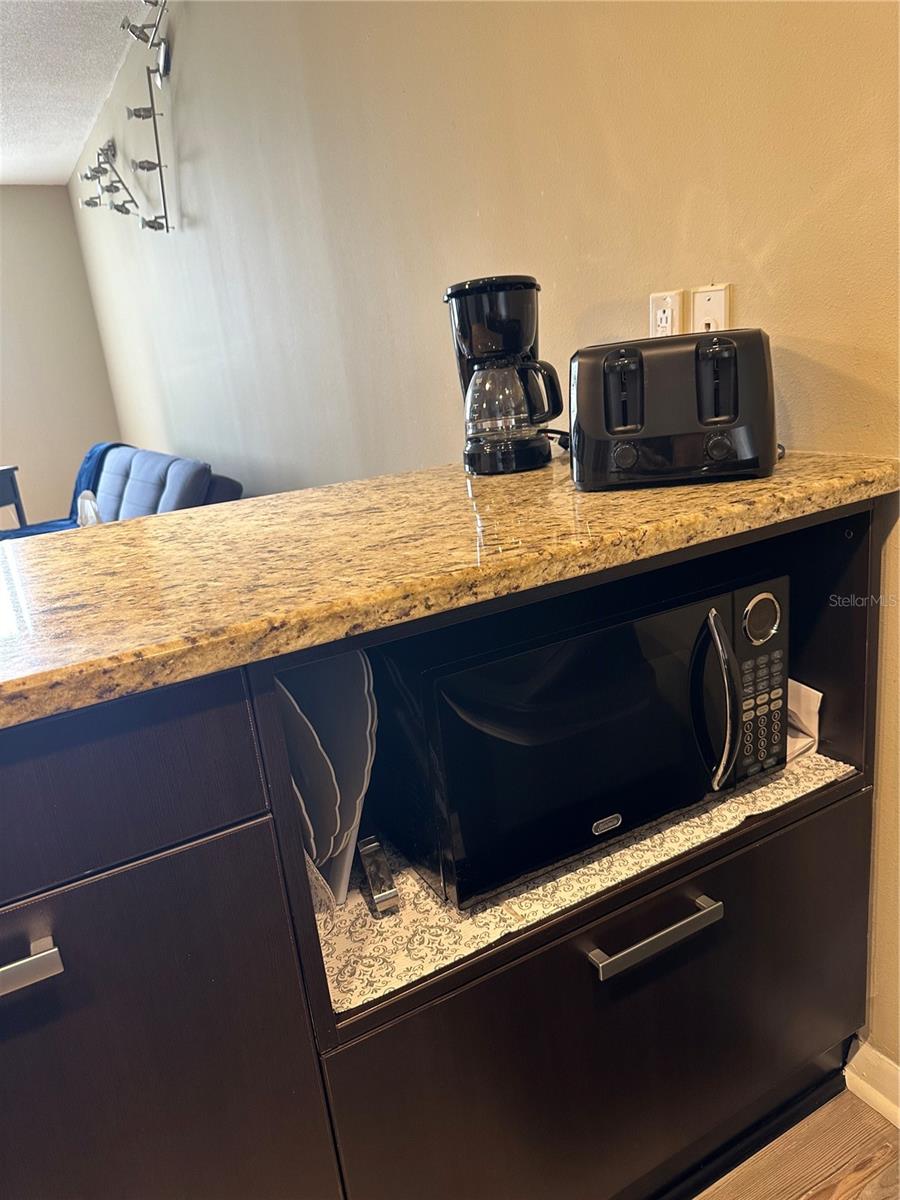 Kitchen microwave