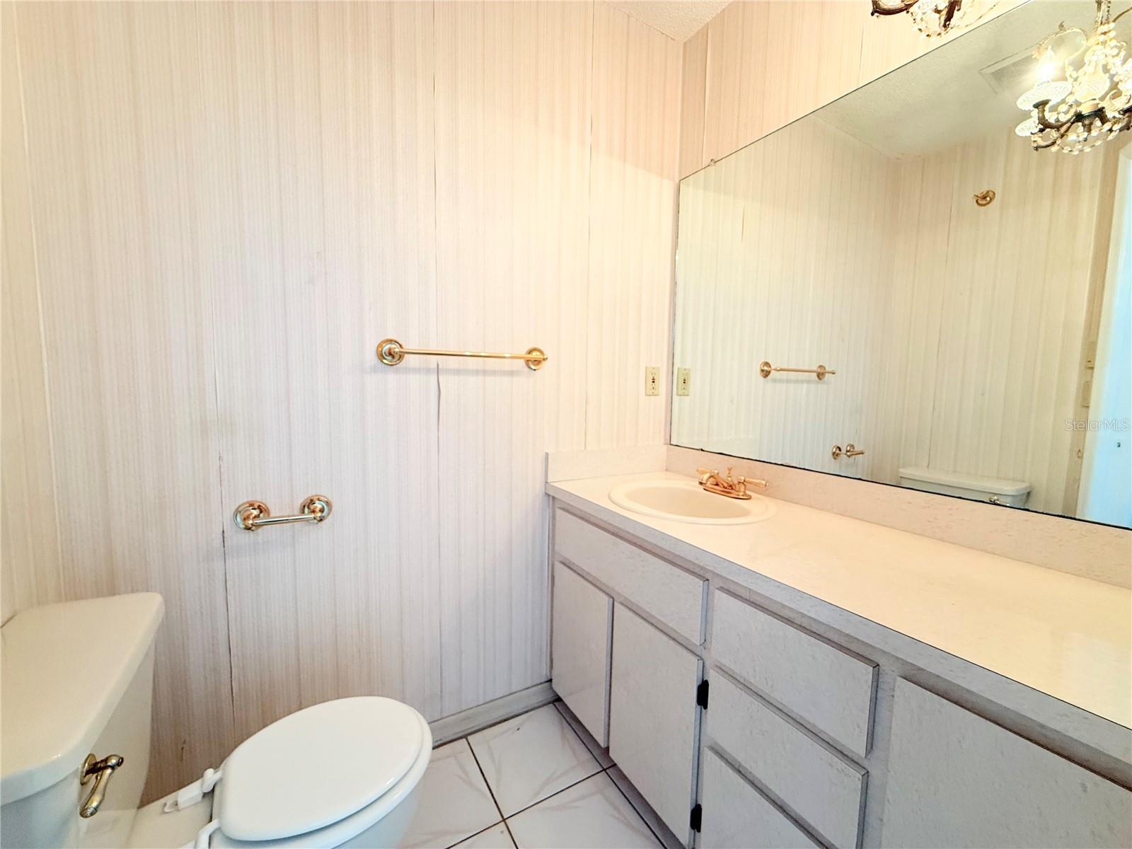 1/2 Bath