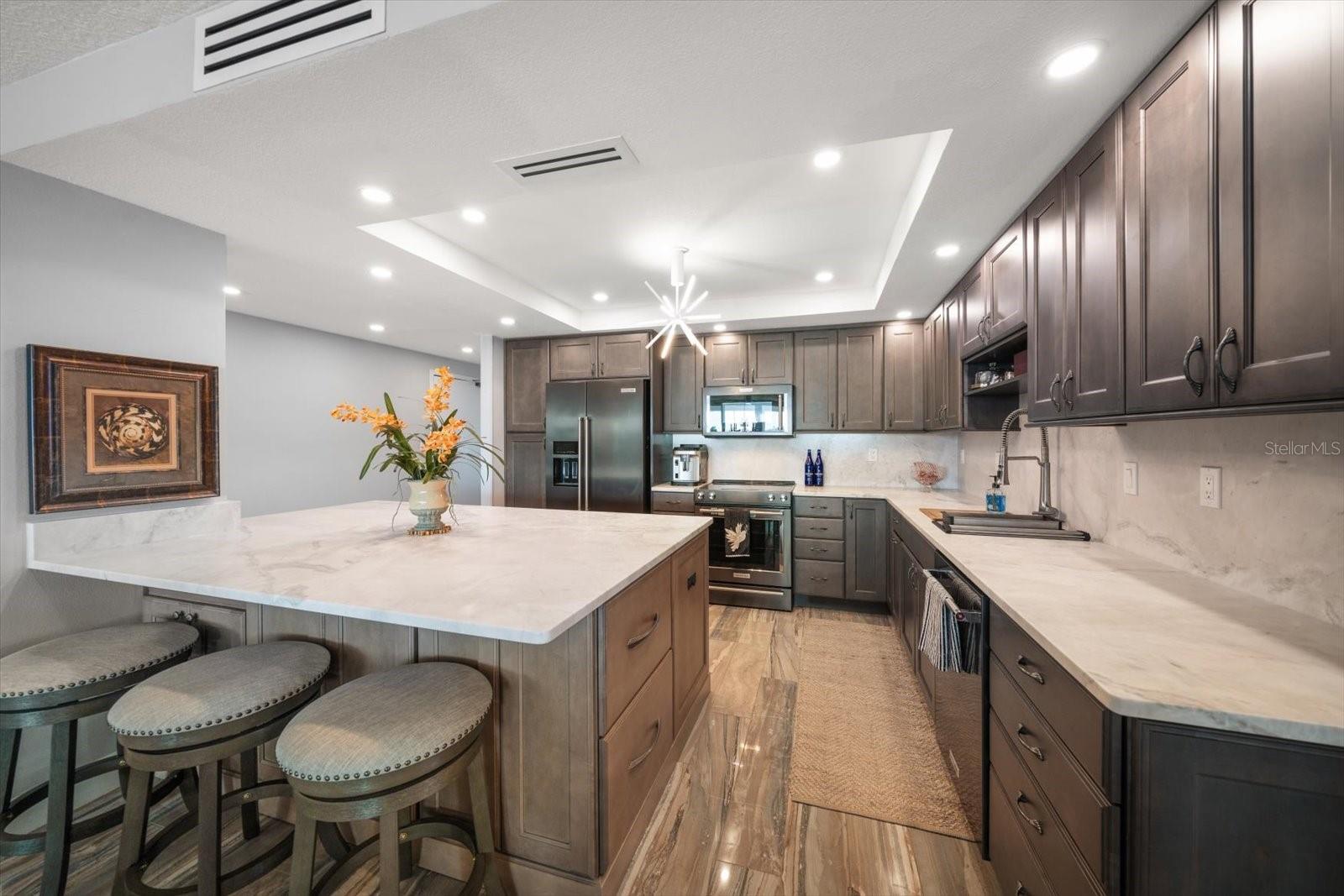 CUSTOM CABINTRY