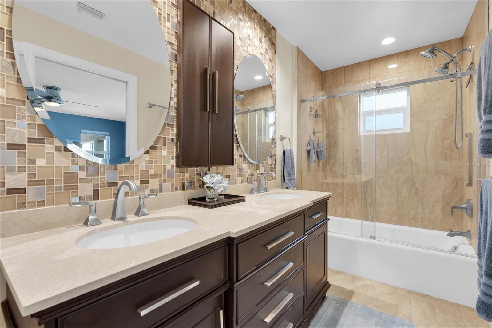 En-suite bath
