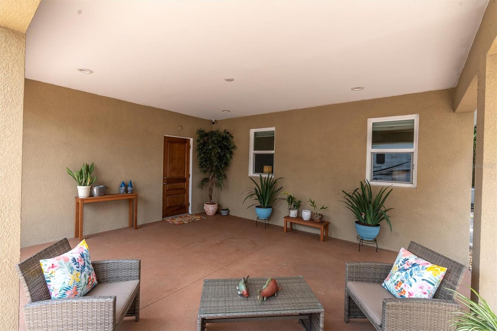 Covered rear Lanai