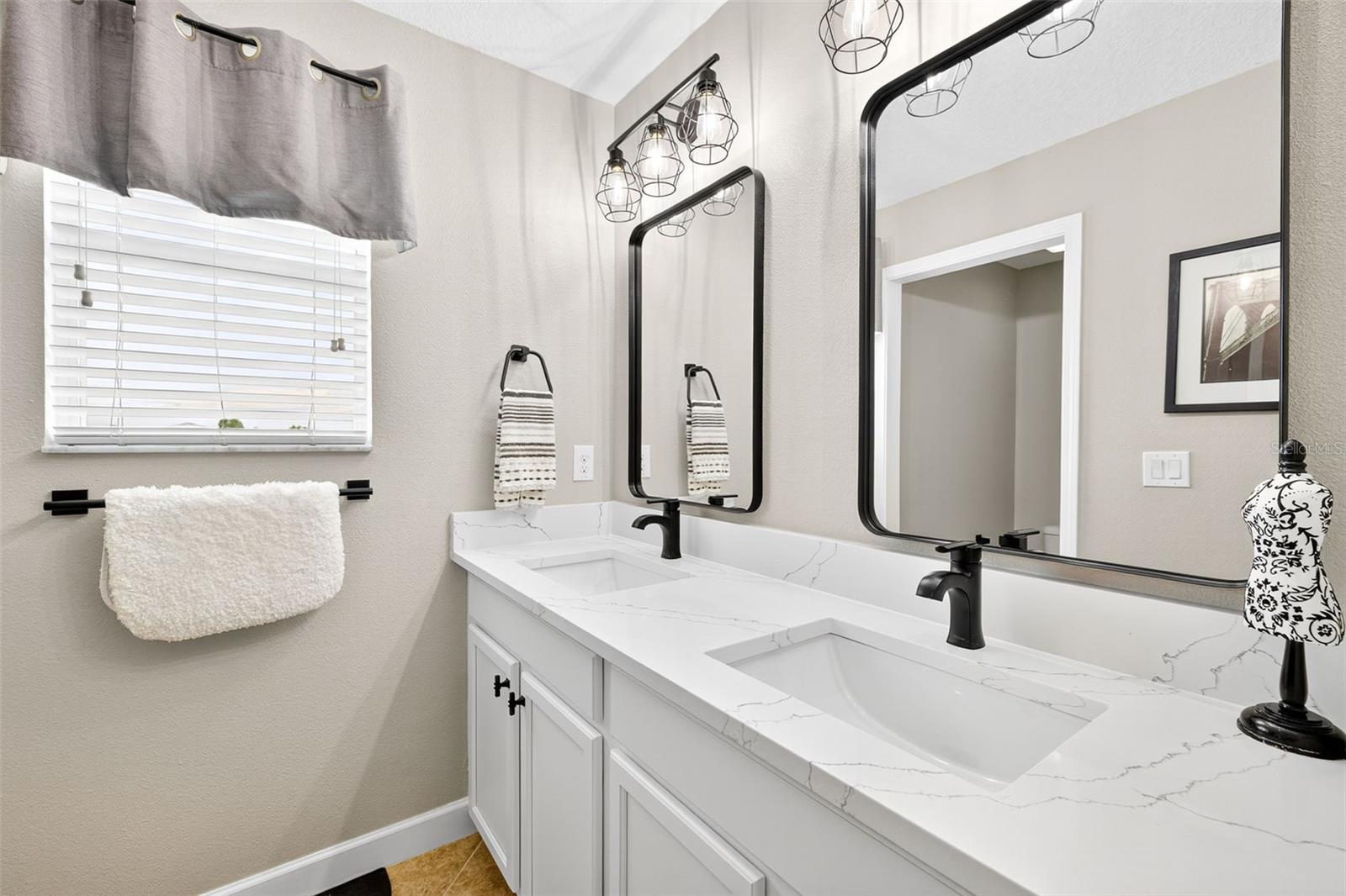 2nd floor guest bath