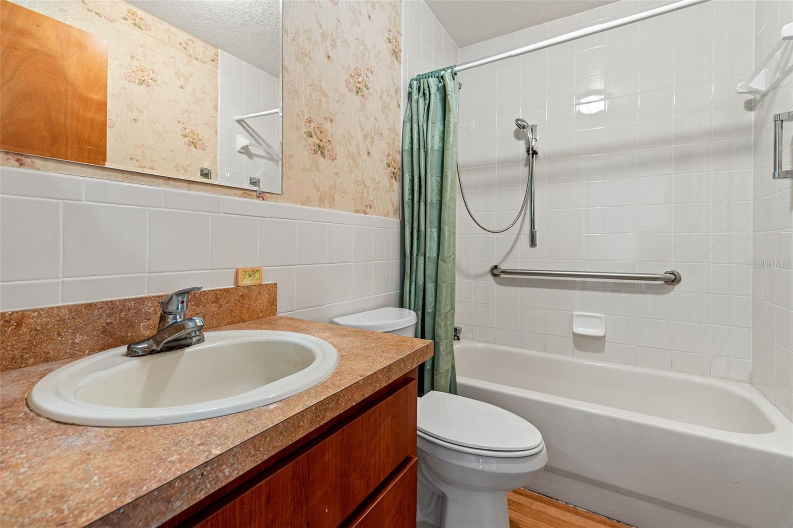 Full bathroom