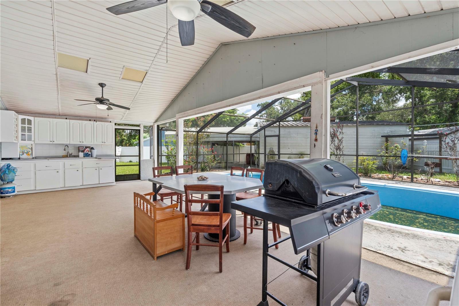 Outdoor Kitchen