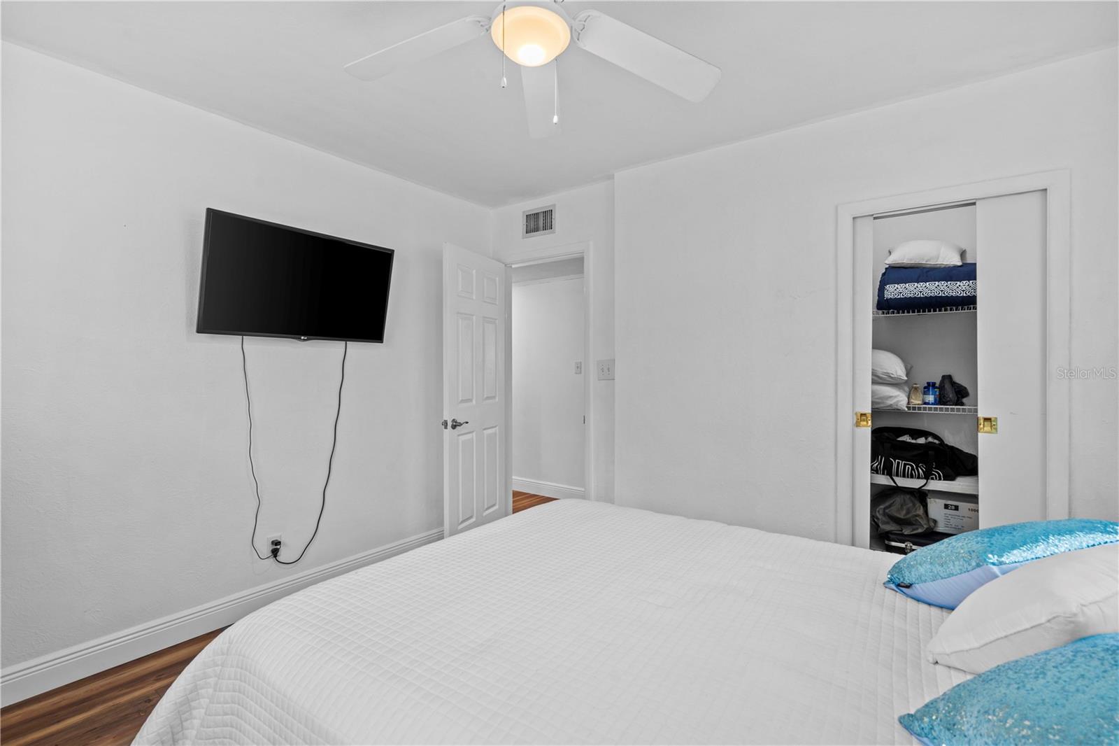 Guest bedroom
