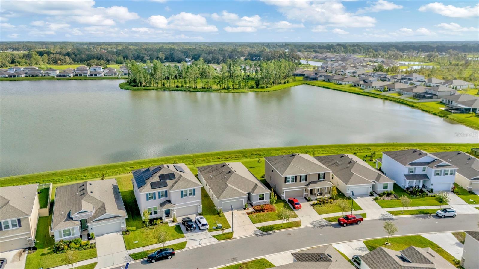 Stunning view of the large lake