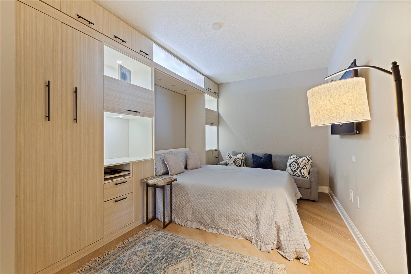 bedroom 3/office