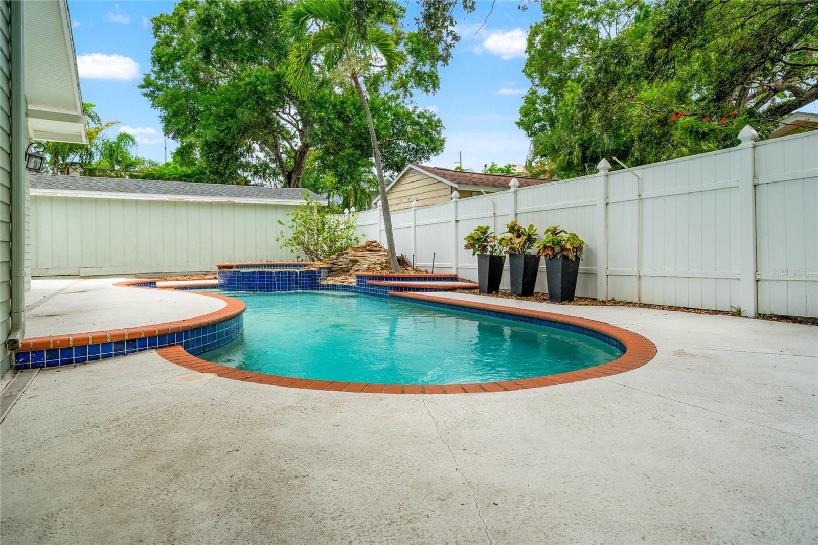 Pool with Hot Tub